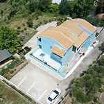 Theophilos Blue Cozy Apartments